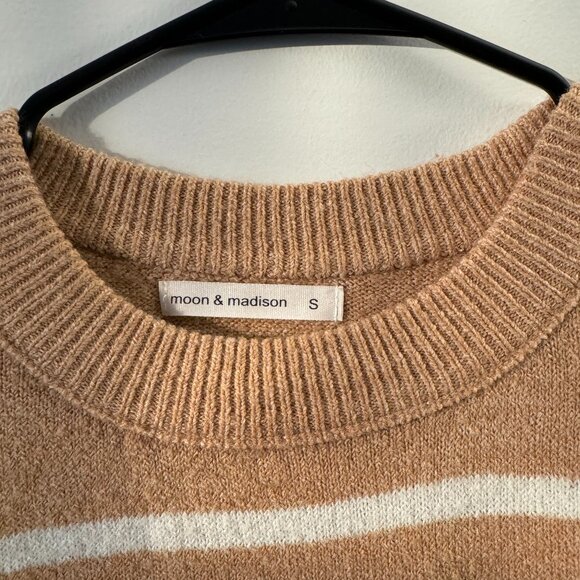 Pullover Colorblock Knit Sweater - Picture 3 of 3